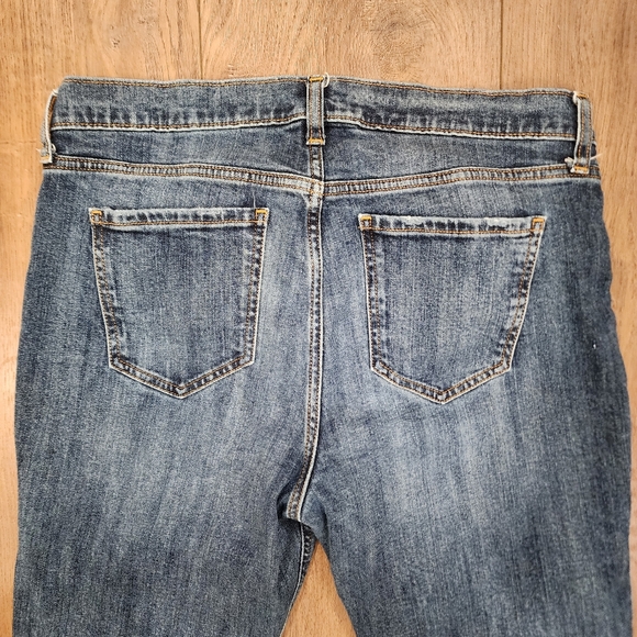 Old Navy Boyfriend Straight Jeans Medium Wash Denim Raw Hem Mid-Rise size 8 - Picture 5 of 6